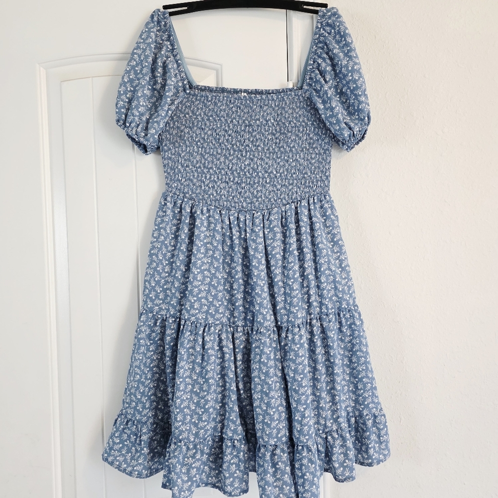 Women's Puff Sleeve Square Neck Smocked & Floral Print - Picture 3 of 10